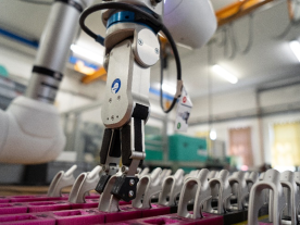 Robotic technology used in MIM at Vibrom
